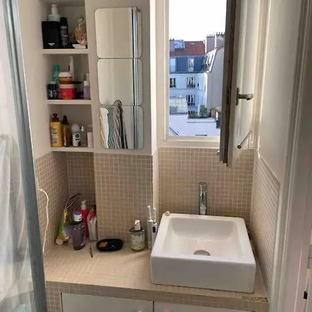 Cute 1-bed Flat Near Opera, Montmartre,martyrs St Paříž